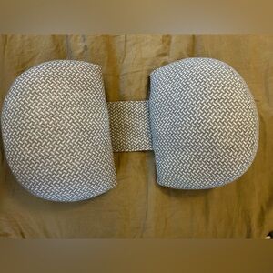 NWOT Momcozy Pregnancy Pillow